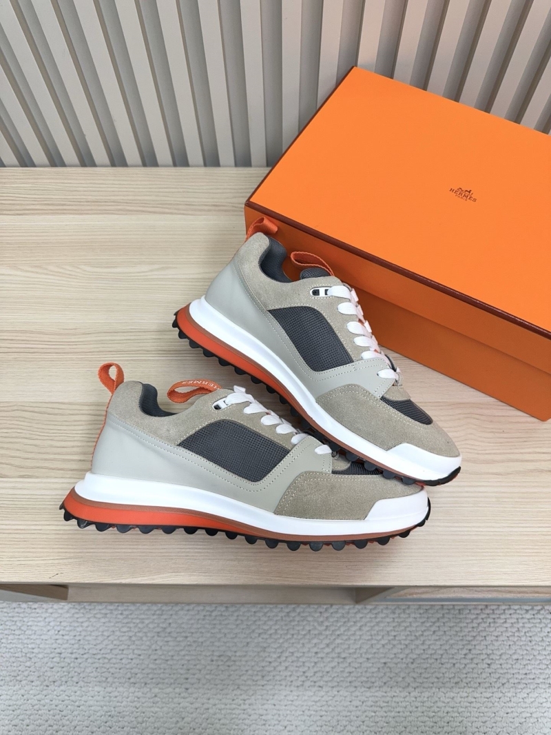 H**me5 sneaker